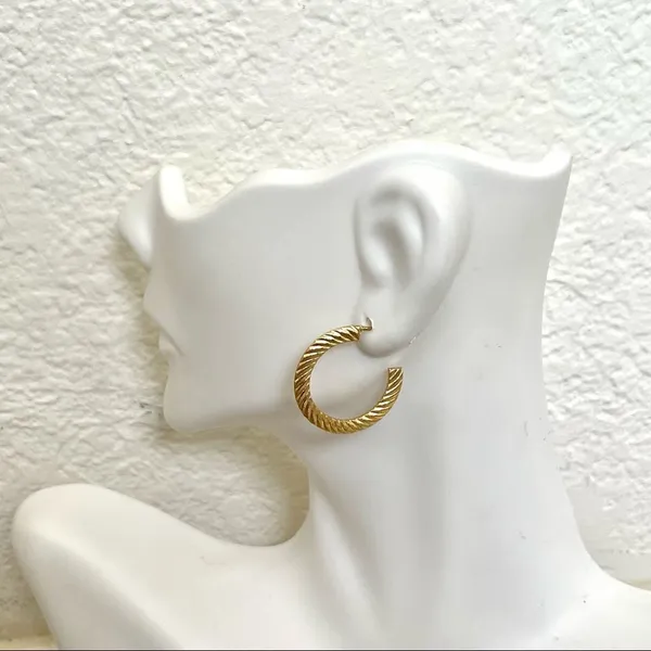 Small gold tone hoops - Image 6