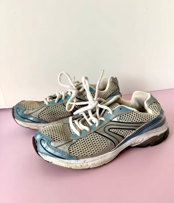 C9 Champion Sneakers, Size 9 - Image 2