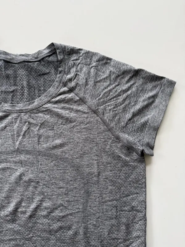 lululemon Swiftly Tech Short Sleeve Shirt 2.0 Gray Size 12 - Image 4