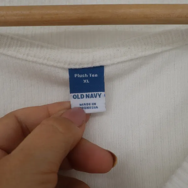Old Navy Plush Tee Womens XL Cream Ribbed V-Neck Long Sleeve Oversized Top - Image 2