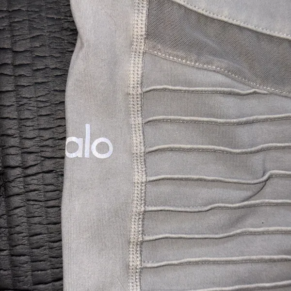 Alo Yoga High-Waist Moto Leggings Taupe Gray Quilted Mesh Athleisure Womens Gym - Image 6