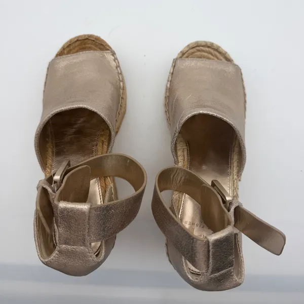 Marc Fisher LTD Madalyn Metallic Gold Leather Espadrille Wedge Sandals 6M - Image 6