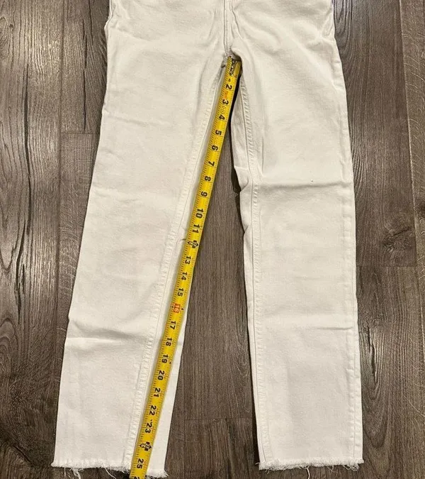Zara Women’s White Hi-Rise Straight Jeans Size 2 Ankle Length Raw Hem Edge - Image 7