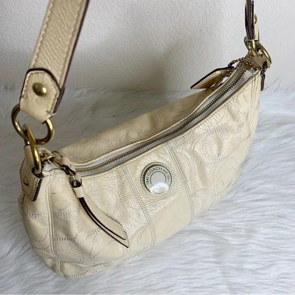 Coach Cream Patent Leather Crossbody/Shoulder Bag - Image 10