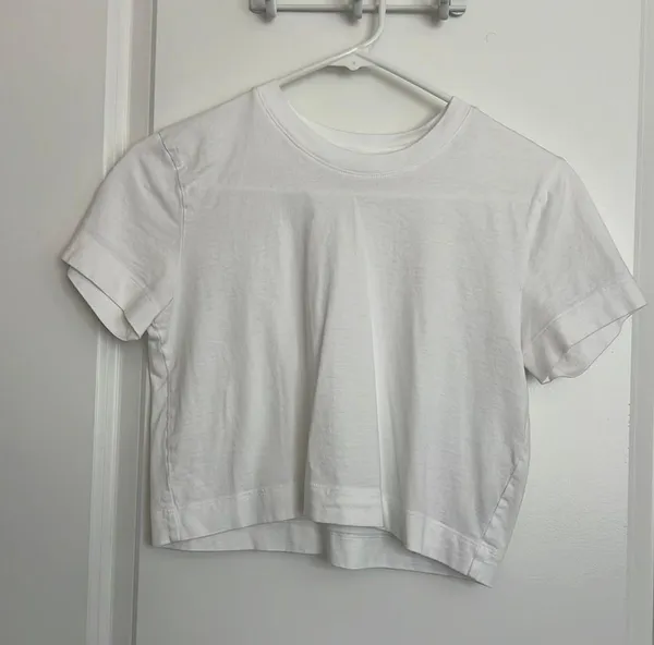 Aritzia Wilfred Free Weekend Tee - Image 2