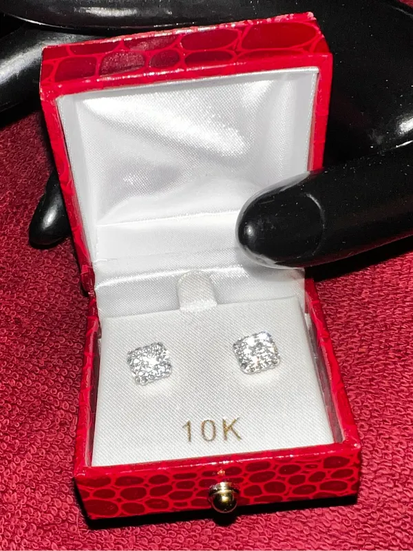 10K Yellow Gold Crystal Encrusted Square Stud Earrings - Image 6