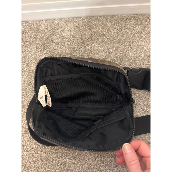 Lululemon Everywhere Crossbody Belt Bag,Heritage Camo Wash,Juniper Green& Blac - Image 12