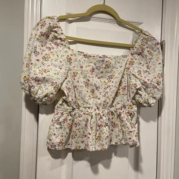 Wild Fable Eyelet Floral Puff Sleeve Crop Top Elastic Waist Square Neck Size M - Image 7