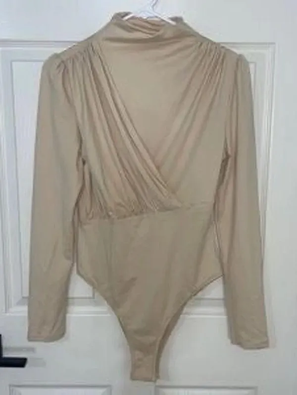 NWOT Mock Neck Ruched Bodysuit - Image 7