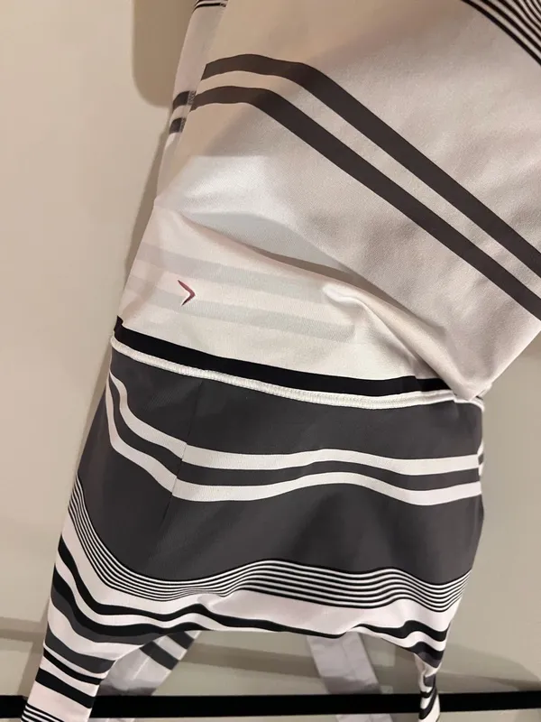 Lululemon Gray White Striped Tank Top Size 6 - Image 2