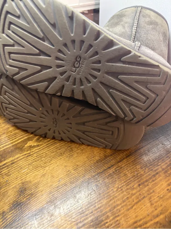 Ugg gray boots size 8 - Image 9