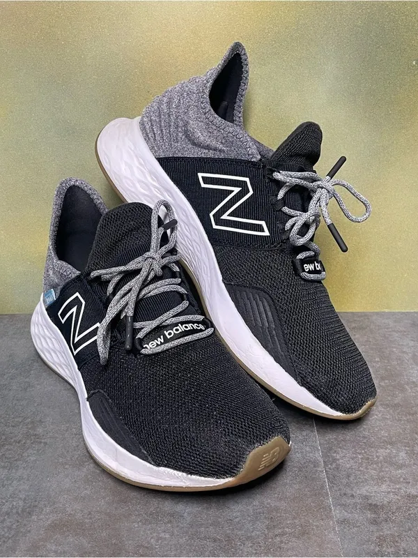 New Balance Women's Fresh Foam Roav T-Shirt Black/Gray Sneakers Size 9.5B - Image 13