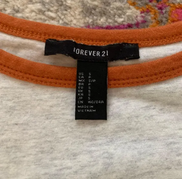 Graphic Tee Size S - Image 4