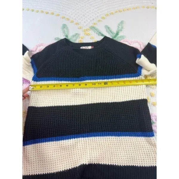 SO Heritage Women's Striped Knit Sweater Size L Black Cream Blue Casual‎ - Image 4