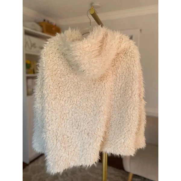 Love Tree Ivory Faux Fur Hooded Coat Quiet Luxury Indie Sleaze Parisian Eclectic - Image 3