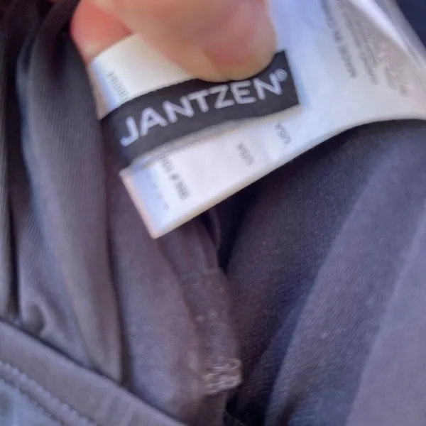 Jantzen size M one piece swim with ruched side. - Image 4