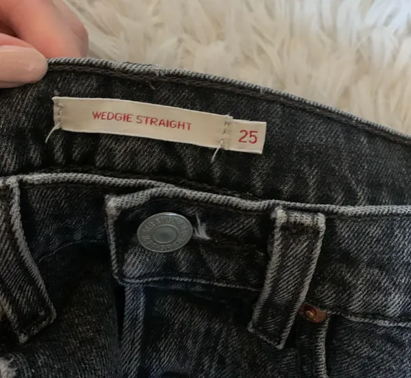 Levi's Wedgie Fit Straight Leg Jeans - Image 4
