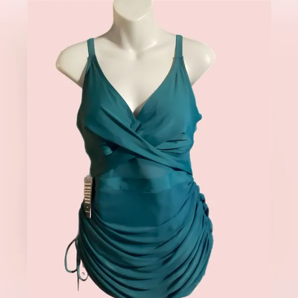 NWT Blooming Jelly Womens 1 Piece Tummy Control Twist Front Swim Dress Swimsuit - Image 4