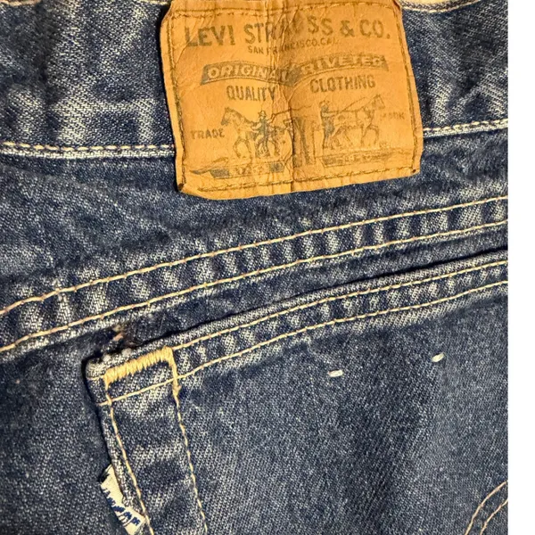 Vintage Levis High Rise Tapered Leg Jeans Made in USA Medium Wash Denim Size 18 - Image 6