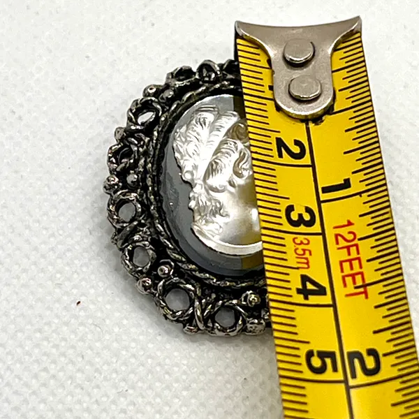 Vintage Black And White Art Glass Cameo Silver Tone Brooch Pin - Image 5