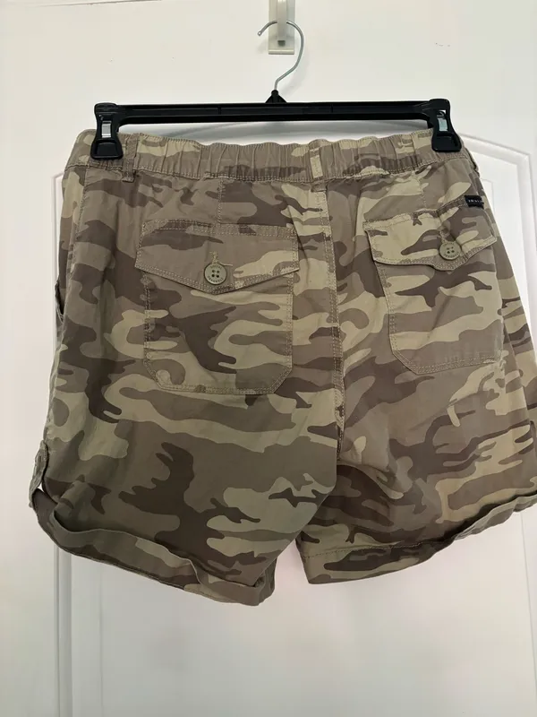 Sanctuary Camo shorts - Image 3