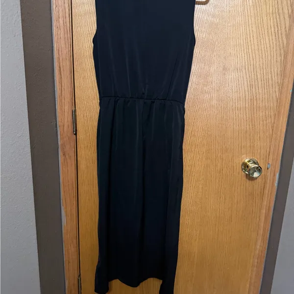 Classic Sleeveless Halara medium Black Dress - Image 3