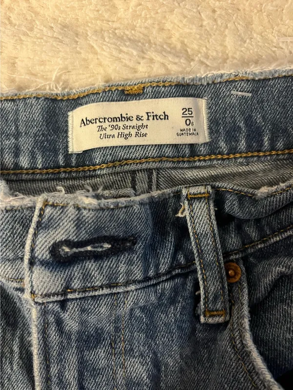 Abercrombie Jeans - Image 2