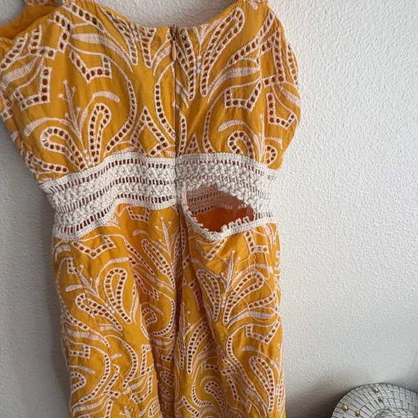 ELA‎ Mustard Yellow Eyelet Embroidered Maxi Dress Ruffle Strap Cutout Size 6 - Image 7