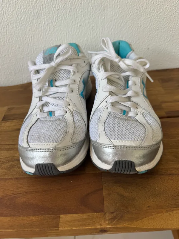 New Balance Sneakers - Image 2