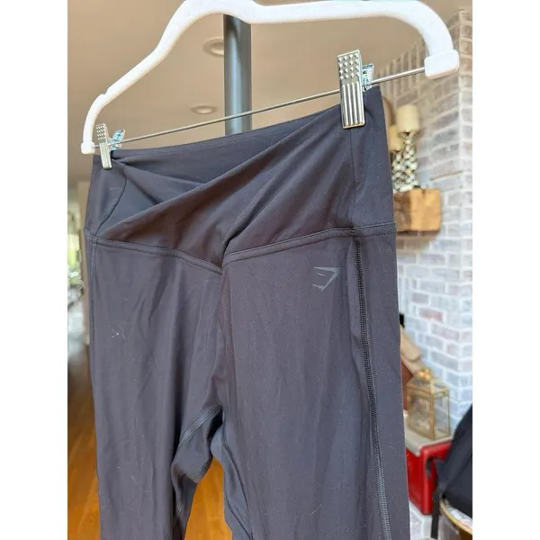 Gymshark crossover leggings black color distinct V women's large - Image 2