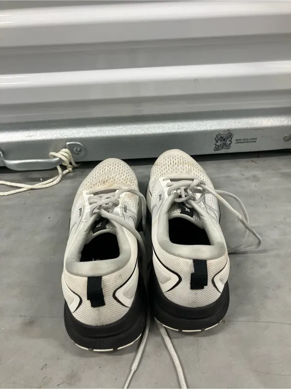 Brooks Trace 3 Womens Running Shoes White Black Grey 1204011D191 Size 10.5 B - Image 2