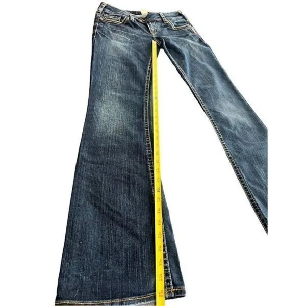 Silver jeans Co boots cut jeans size 28 - Image 2