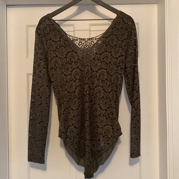 Charlotte Russe lace fitted bodysuit, L - Image 2