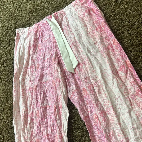 Victoria Secrets Pink Reptile‎ Printed Pajama Pant Size Small - Image 3