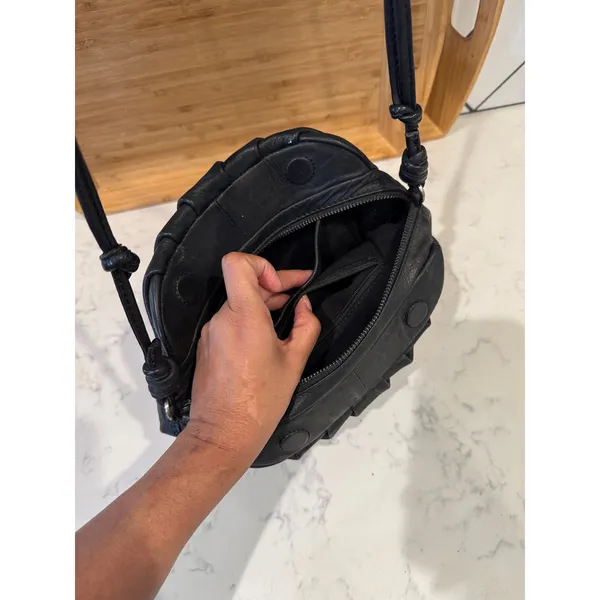 Black leather adjustable strap crossbody shoulder bag minimalist retro western - Image 10
