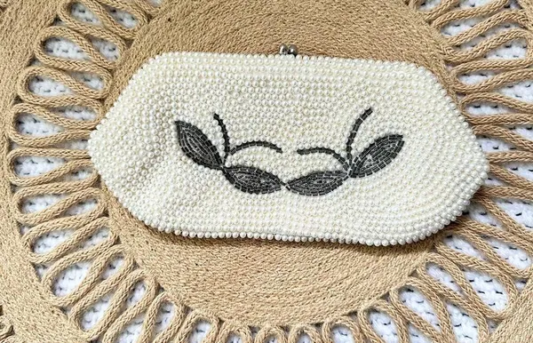 Vintage Small Ivory Pearl Glass Bead Butterfly Design Kiss Lock Bridal Clutch - Image 4