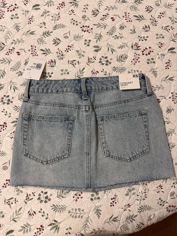 Forever 21 Denim mini skirt - Image 4