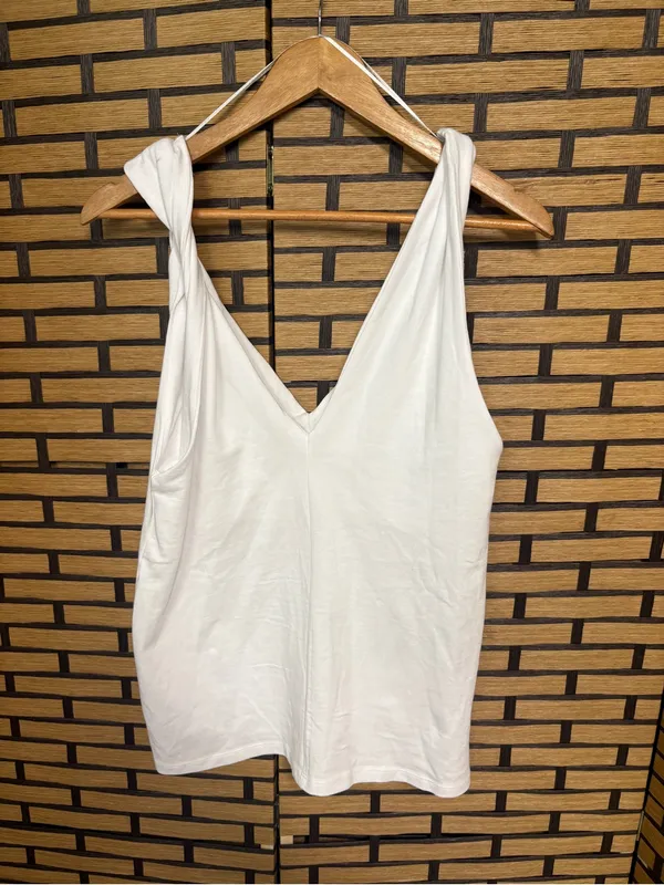 Zara white twist shoulder tank top size medium - Image 2
