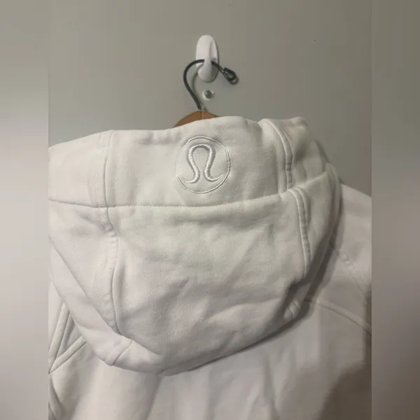 White Full Zip Scuba Size 6 - Image 2