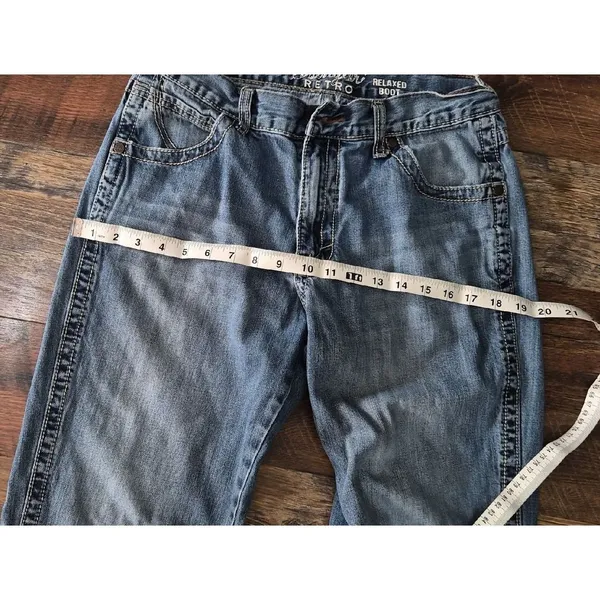 Wrangler Retro 1947 Relaxed Boot Jeans in Blue 6-8 - Image 7
