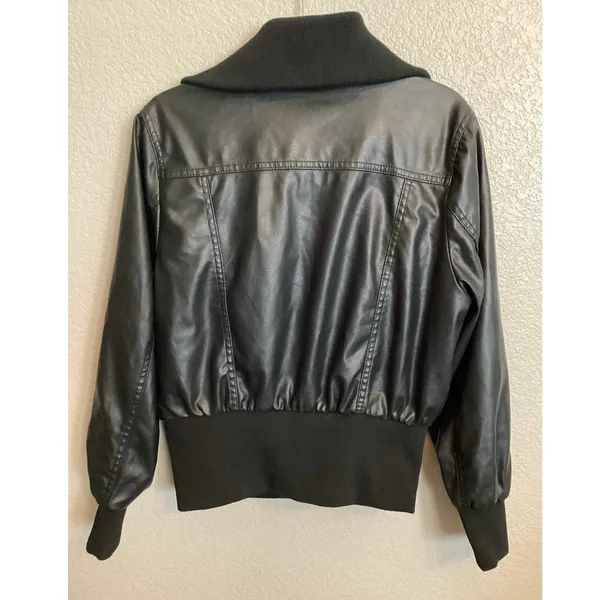 New Look Black Faux Leather Cropped Bomber Jacket Sz 1X - Image 2