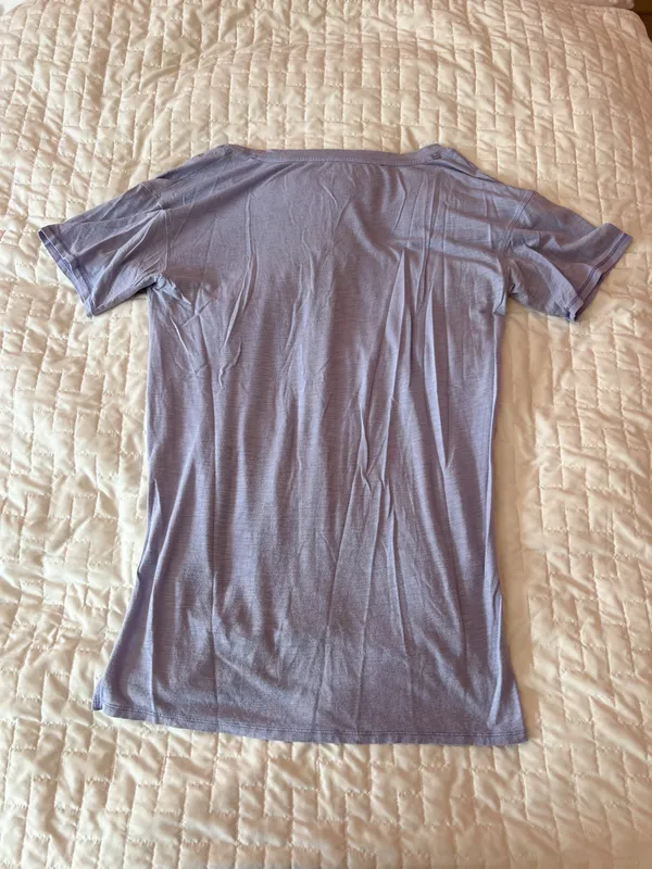 American Eagle Purple V-Neck Tee Size XS - Image 2