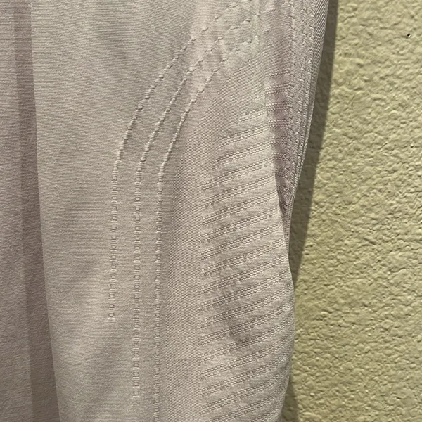 Gaiam Women’s Warrior Workout Seamless T Shirt Size Medium Lavender - Image 5