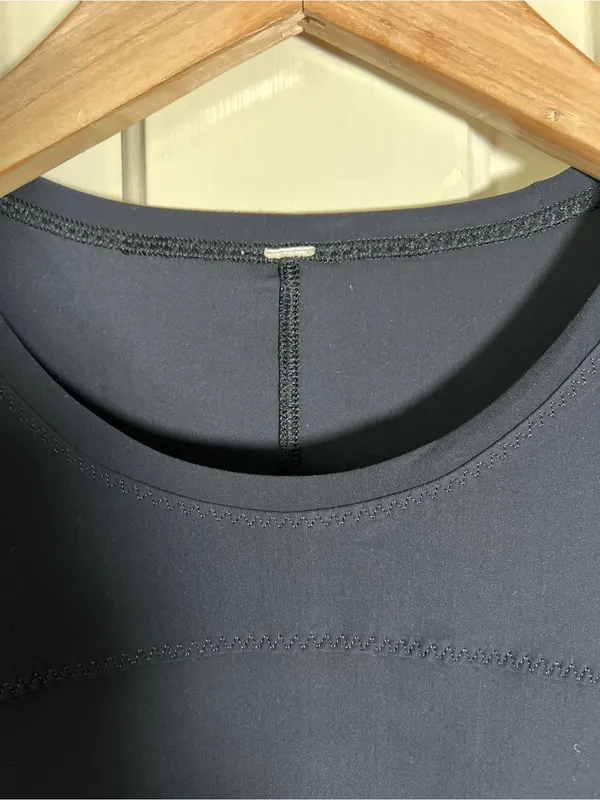 Lululemon Runbeam Long Sleeve Black Size 8 W3A51S - Image 4