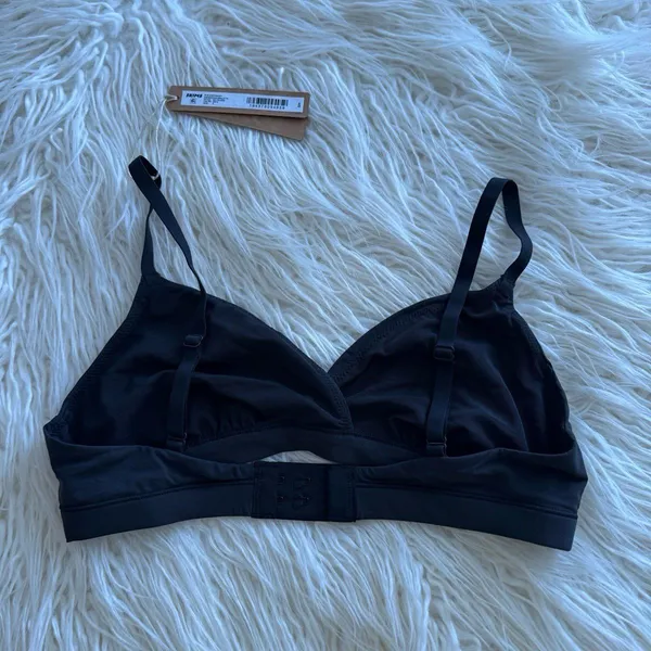 Skims Fits Everybody Crossover Bralette Onyx Size Medium - Image 5