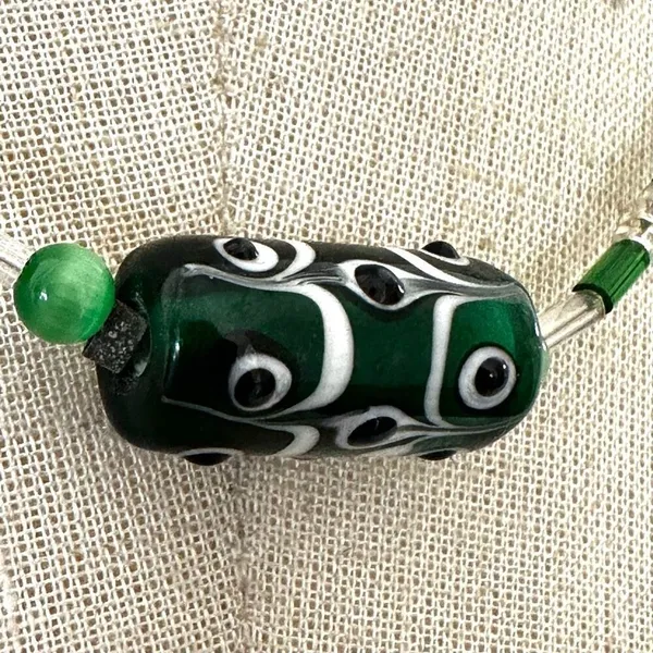 Green and blue beaded necklace - Image 7