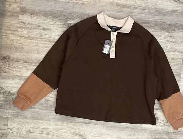 NWT Brown with Tan & Cream Long Sleeve Collar Pullover Sweatshirt Small - Image 4
