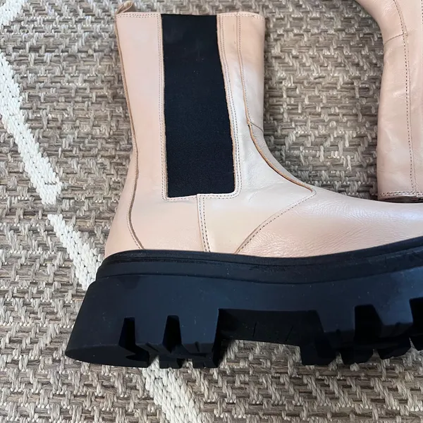 ALOHAS Chunky Lug Sole Boot Sz 38/ US 7-7.5 - Image 4