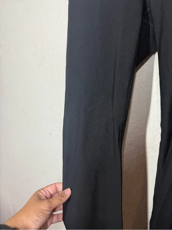 Lululemon Zoned In Tight 27" Legging Size 6 - Image 7