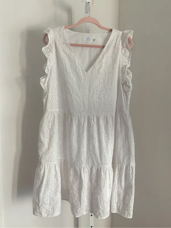 Time and Tru Women’s White Eyelet V-Neck Ruffle Sleeve Sundress Size Large 12/14 - Image 3